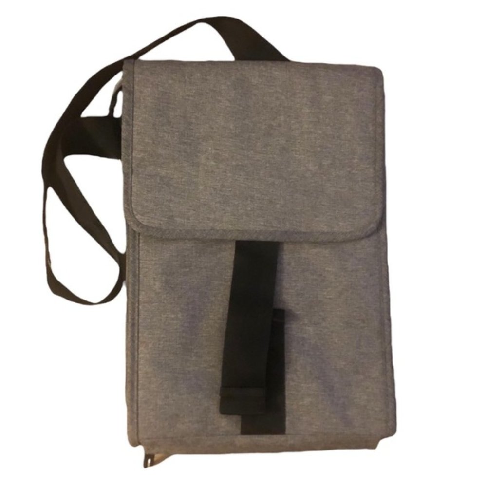 Upptack Expandable Messenger Bag